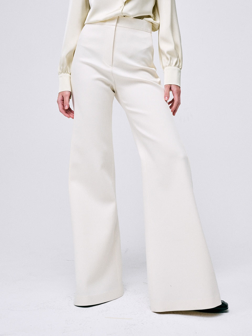 LINE FLARE PANTS_IVORY