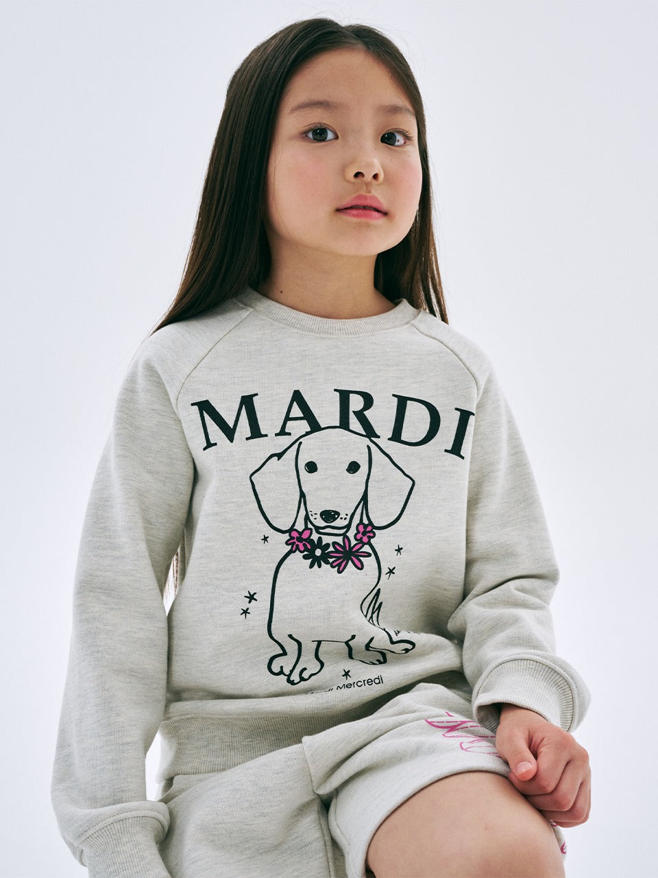 KIDS SWEATSHIRT SWING THE TAIL DDANJI FLOWER NECKLACE_OATMEAL PINK