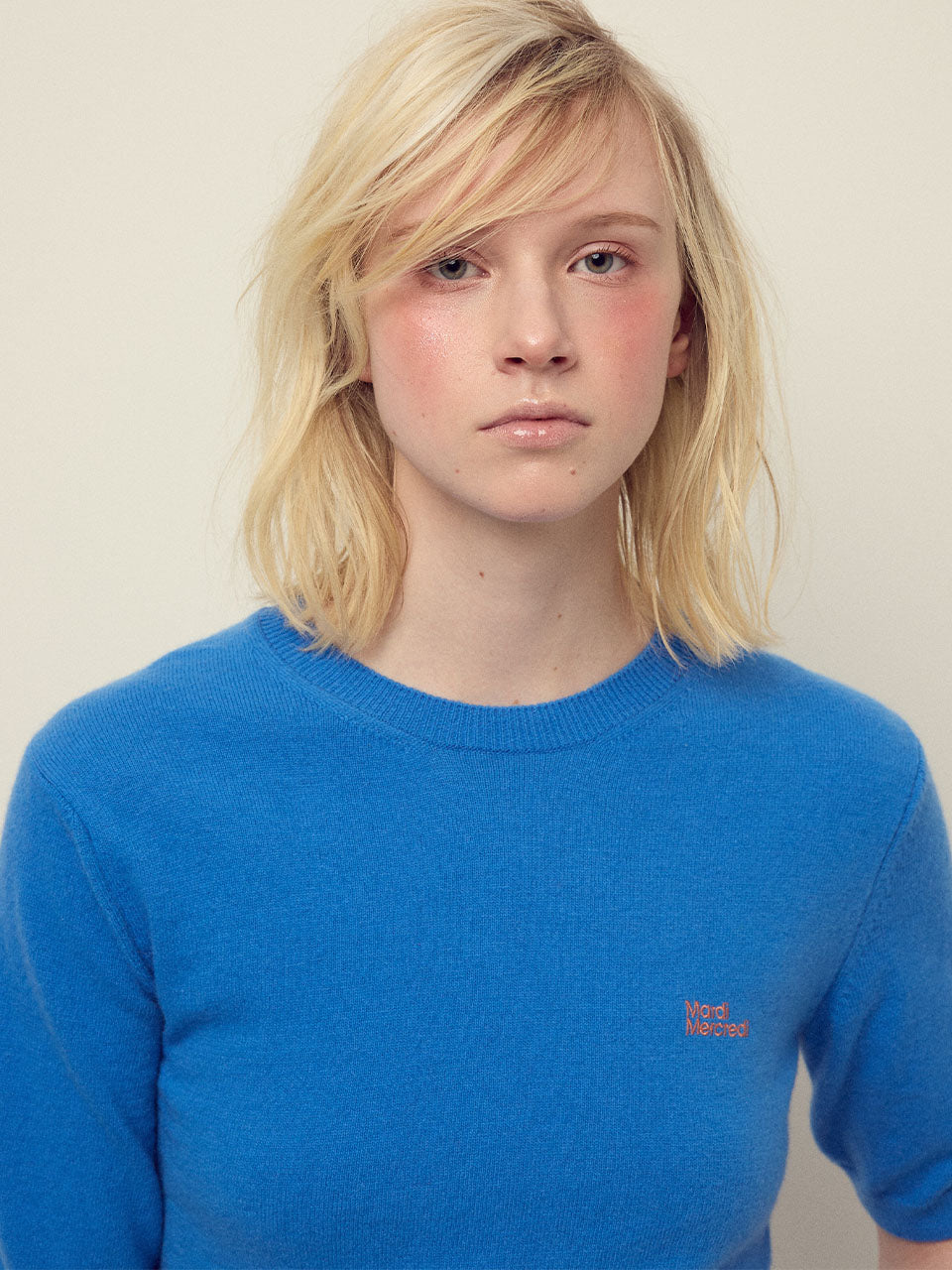 CASHMERE BLENDED TOP SHORT SLEEVE ESSENTIAL_BLUE