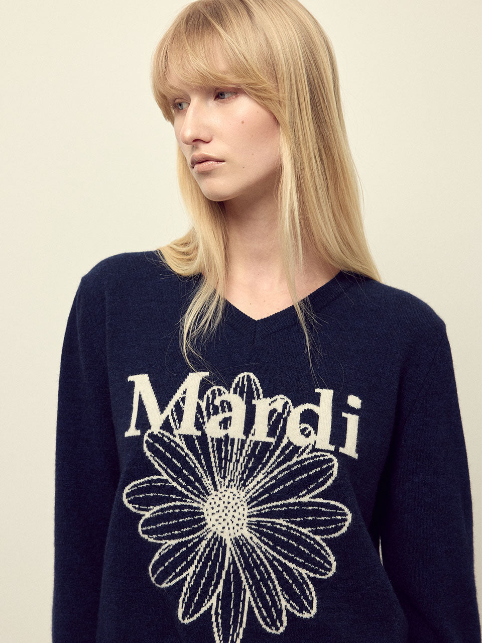 CASHMERE V NECK FLOWERMARDI_NAVY IVORY