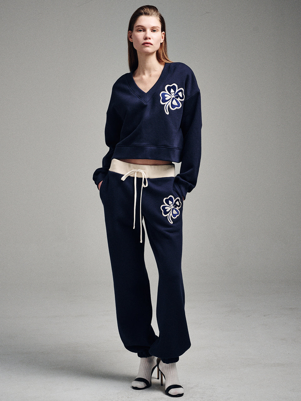 CROPPED SWEATSHIRT V NECK CLOVERMARDI SATIN_NAVY