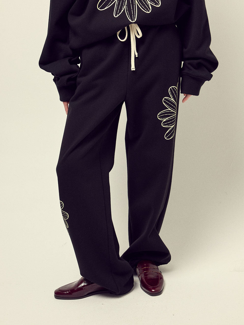 JOGGER PANTS FLOWER_BLACK CREAM