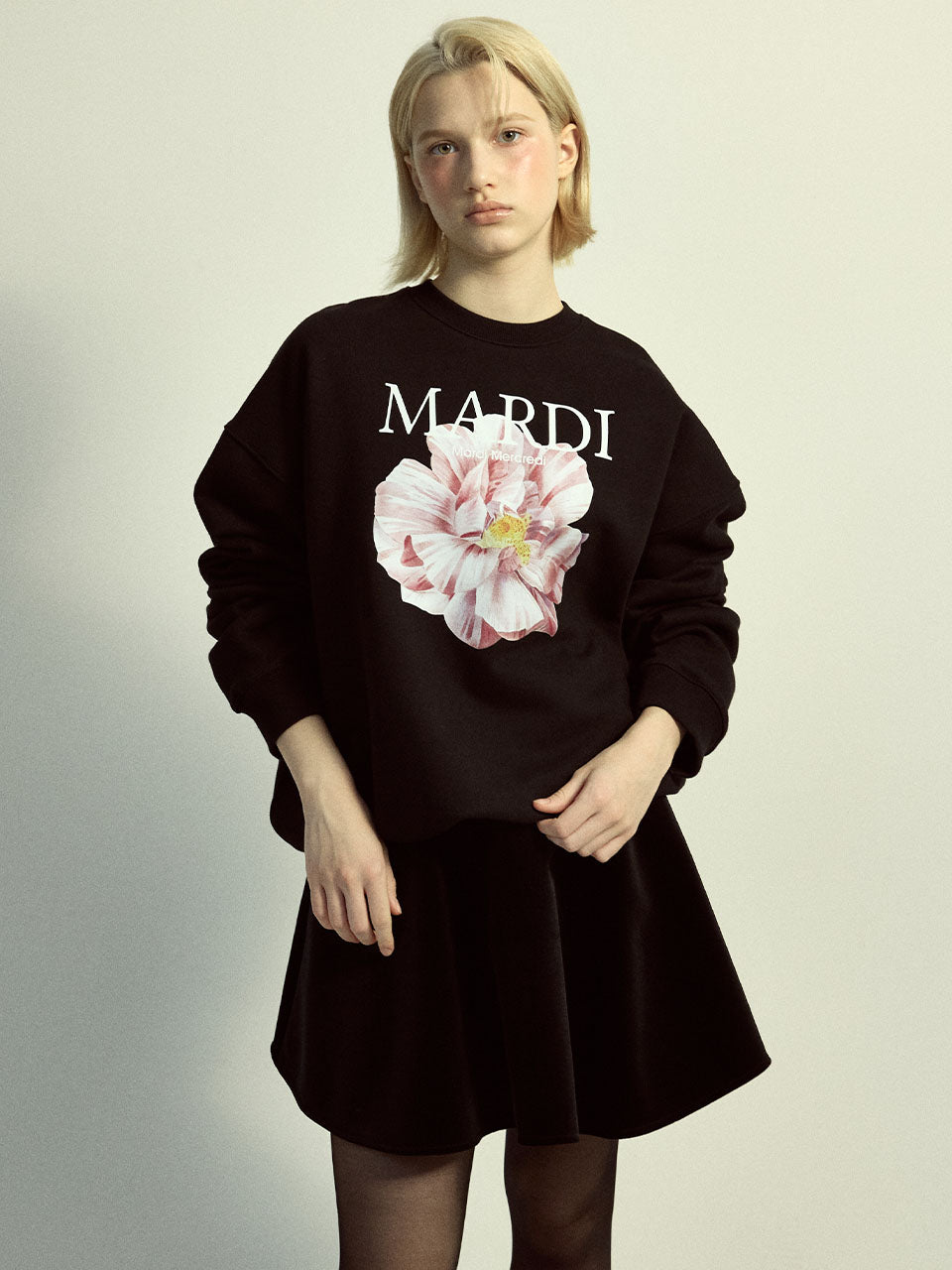 SWEATSHIRT ROSES 01_BLACK
