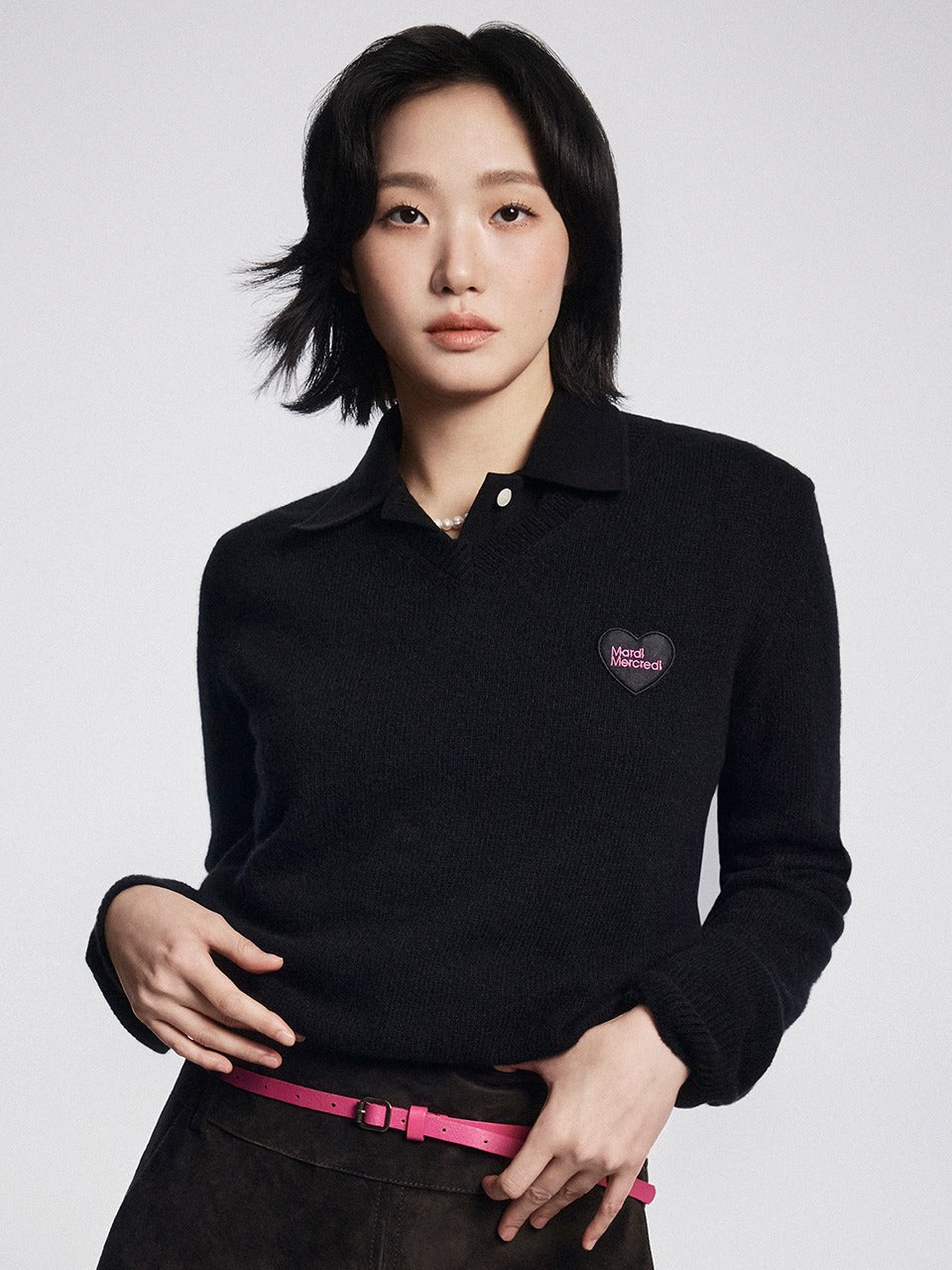 RACCOON BLENDED V NECK HEART LOGO_BLACK