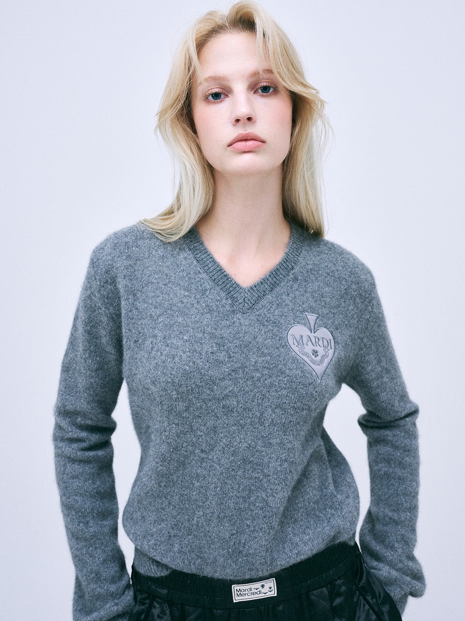 RACCOON BLENDED V NECK SATIN SPADE_GREY